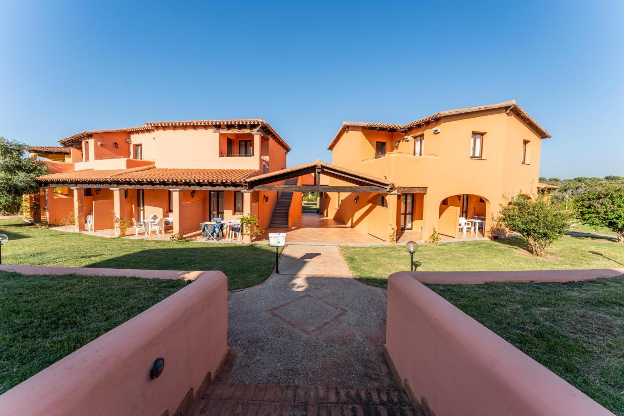 Residence Baia Dei Mirti Vignola Mare Exterior foto