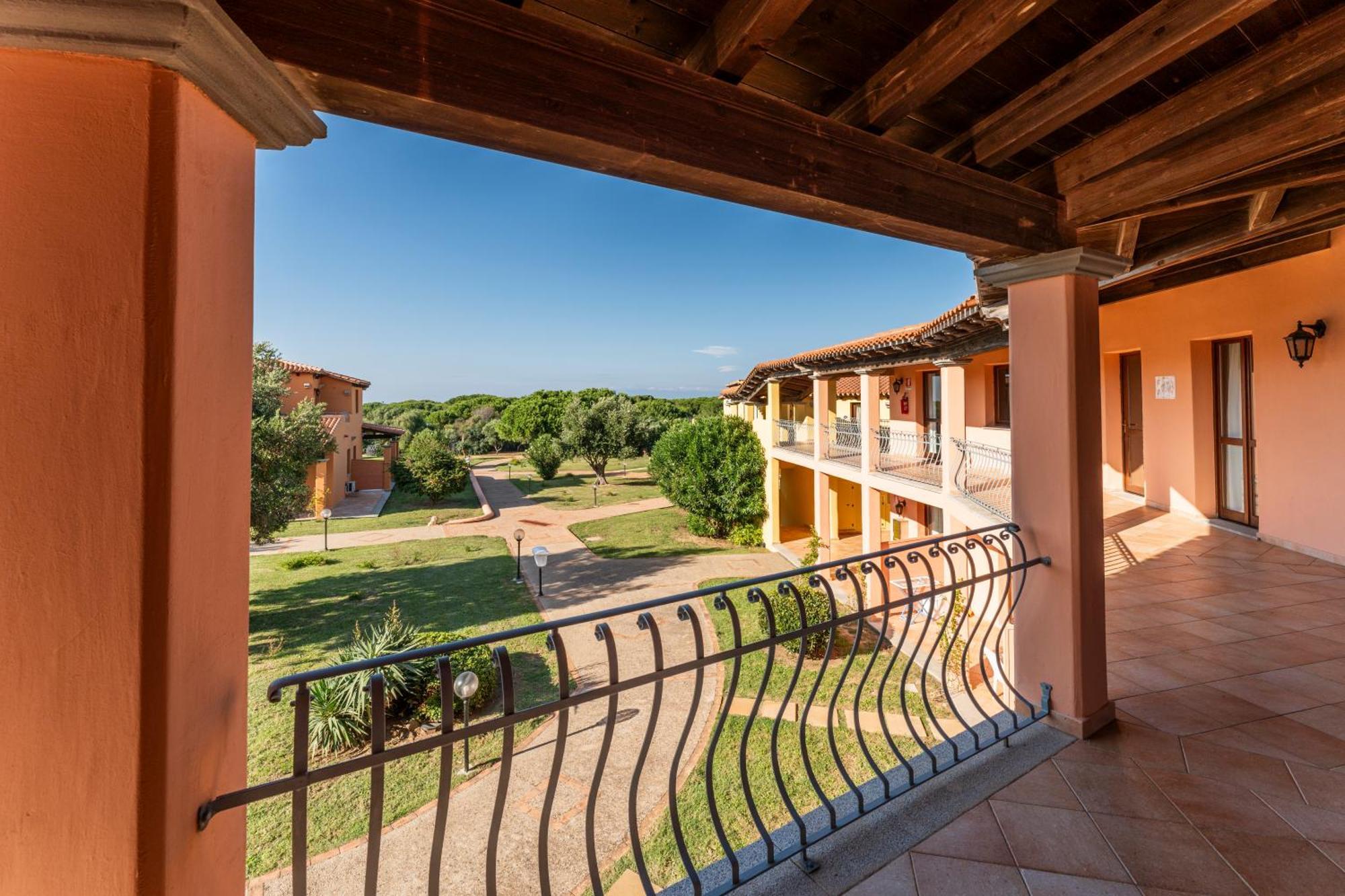 Residence Baia Dei Mirti Vignola Mare Exterior foto